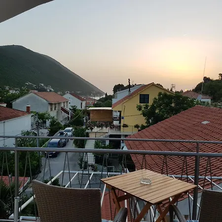 Apartment Mlaja *